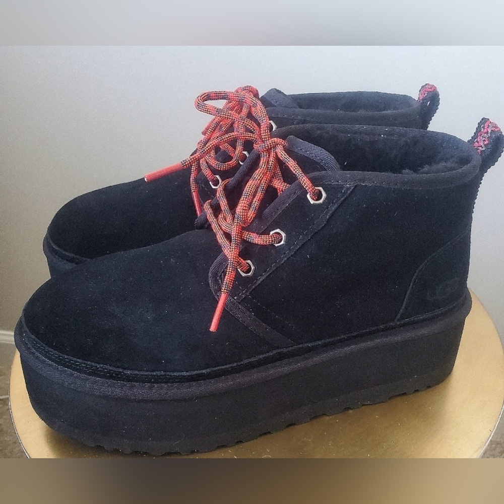 UGG Neumel Heritage Platform Chukka Boots